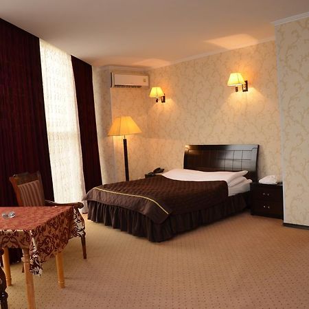 Отель Golden Palace Актау Экстерьер фото
